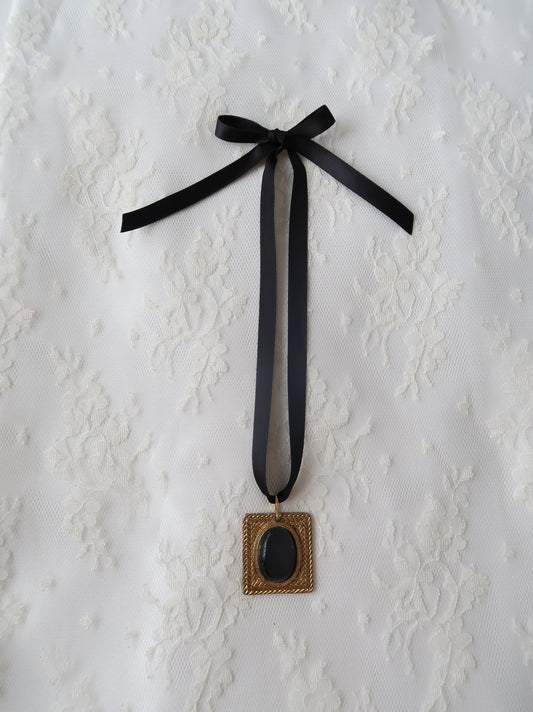 Vintage Pendant Ribbon Necklace